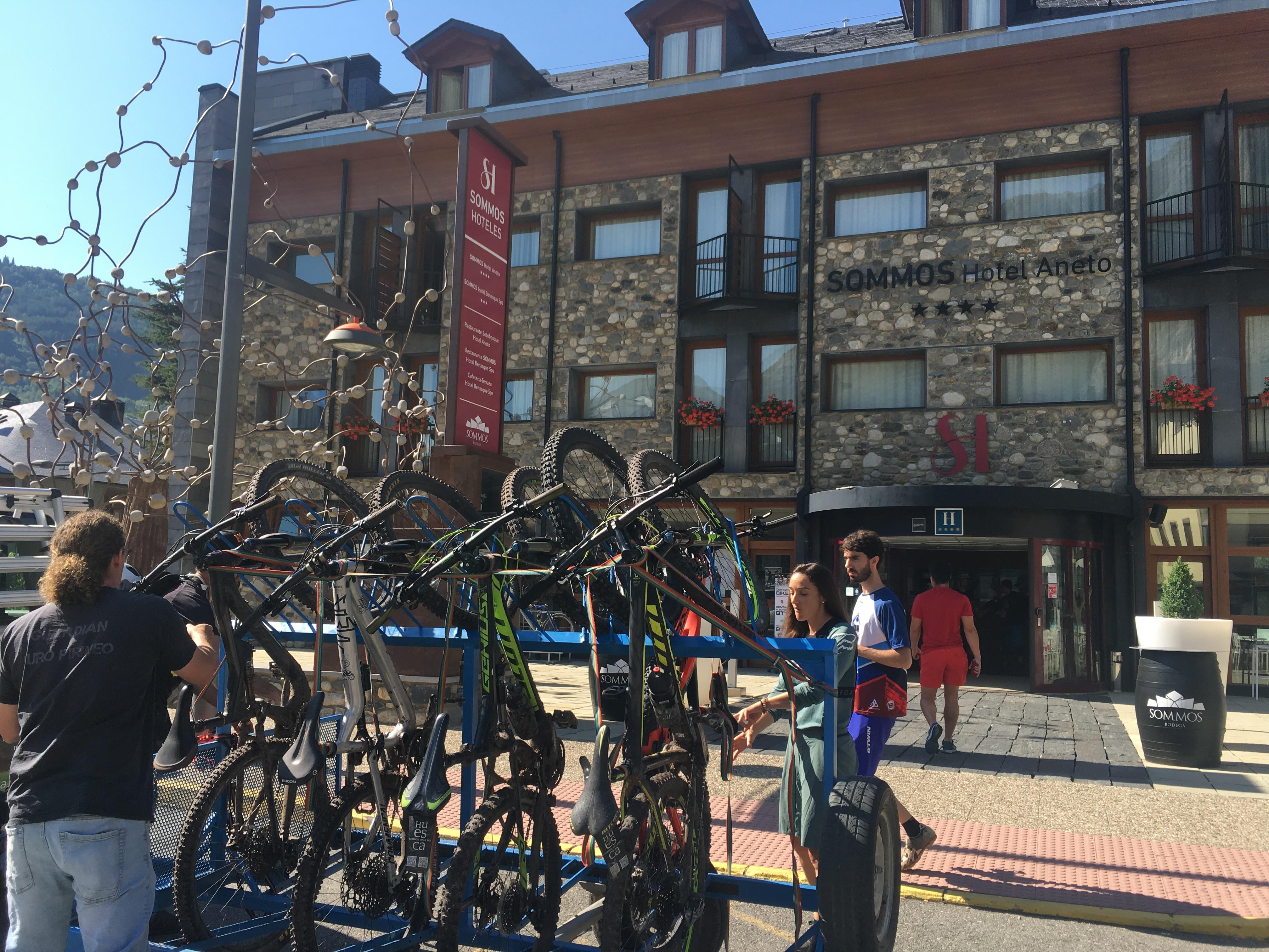 SOMMOS Hotel Aneto Benasque Exterior foto