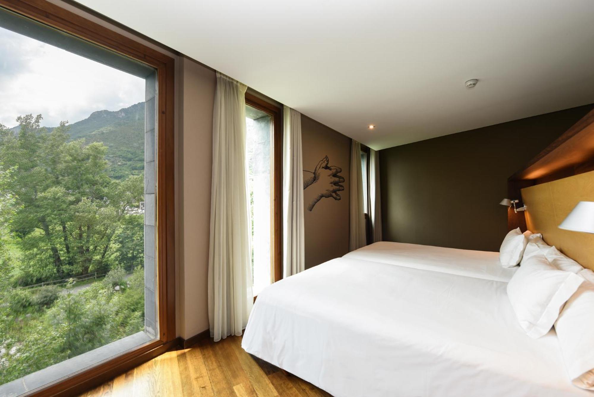 SOMMOS Hotel Aneto Benasque Zimmer foto